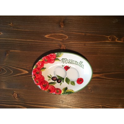 Ovale Platte mit Mozzarella